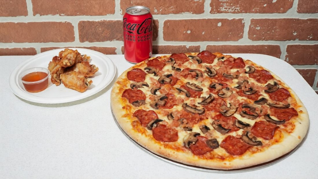 Bono Solo combo — small pizza, wings and a drink